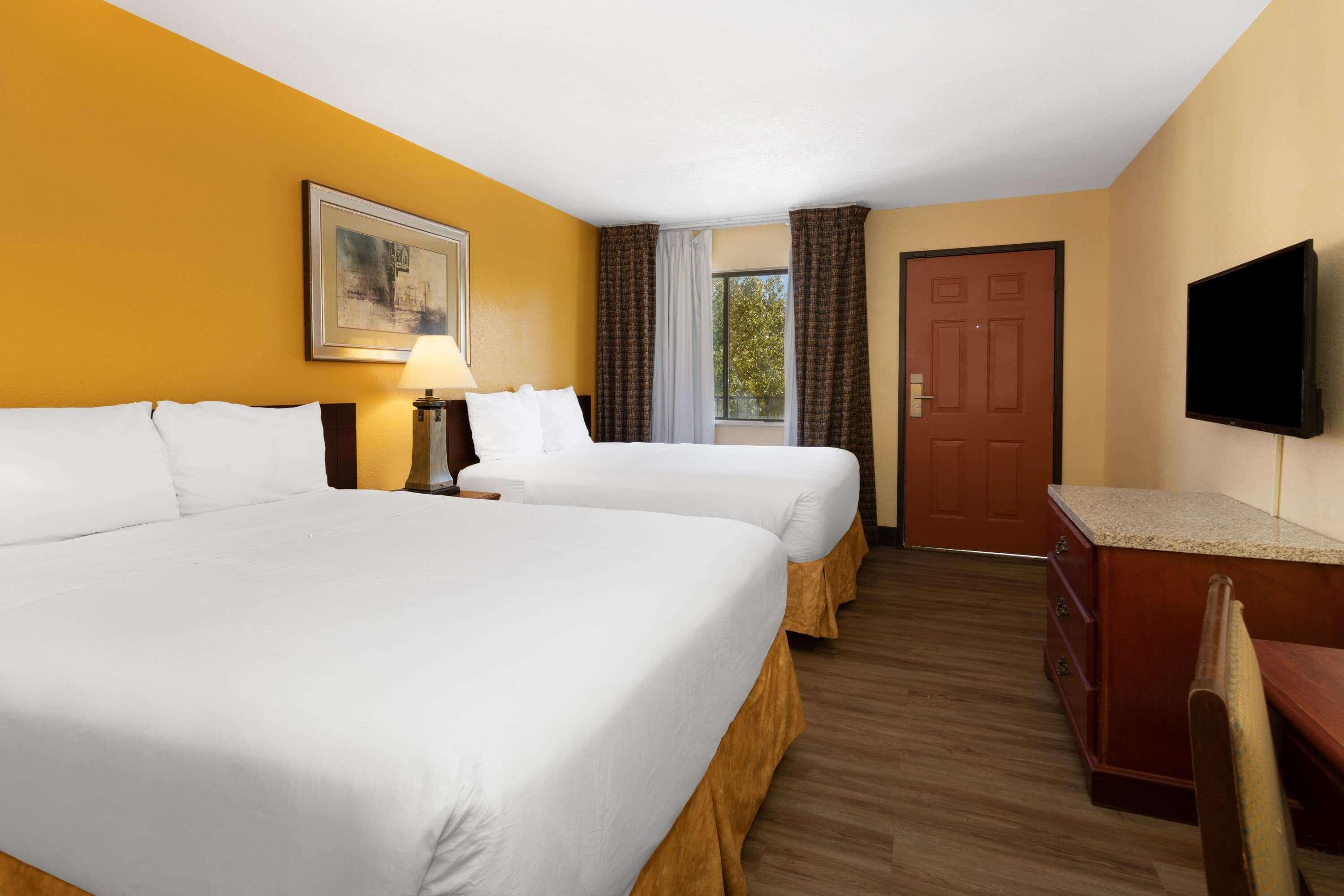 Travelodge By Wyndham Albuquerque East Exterior photo