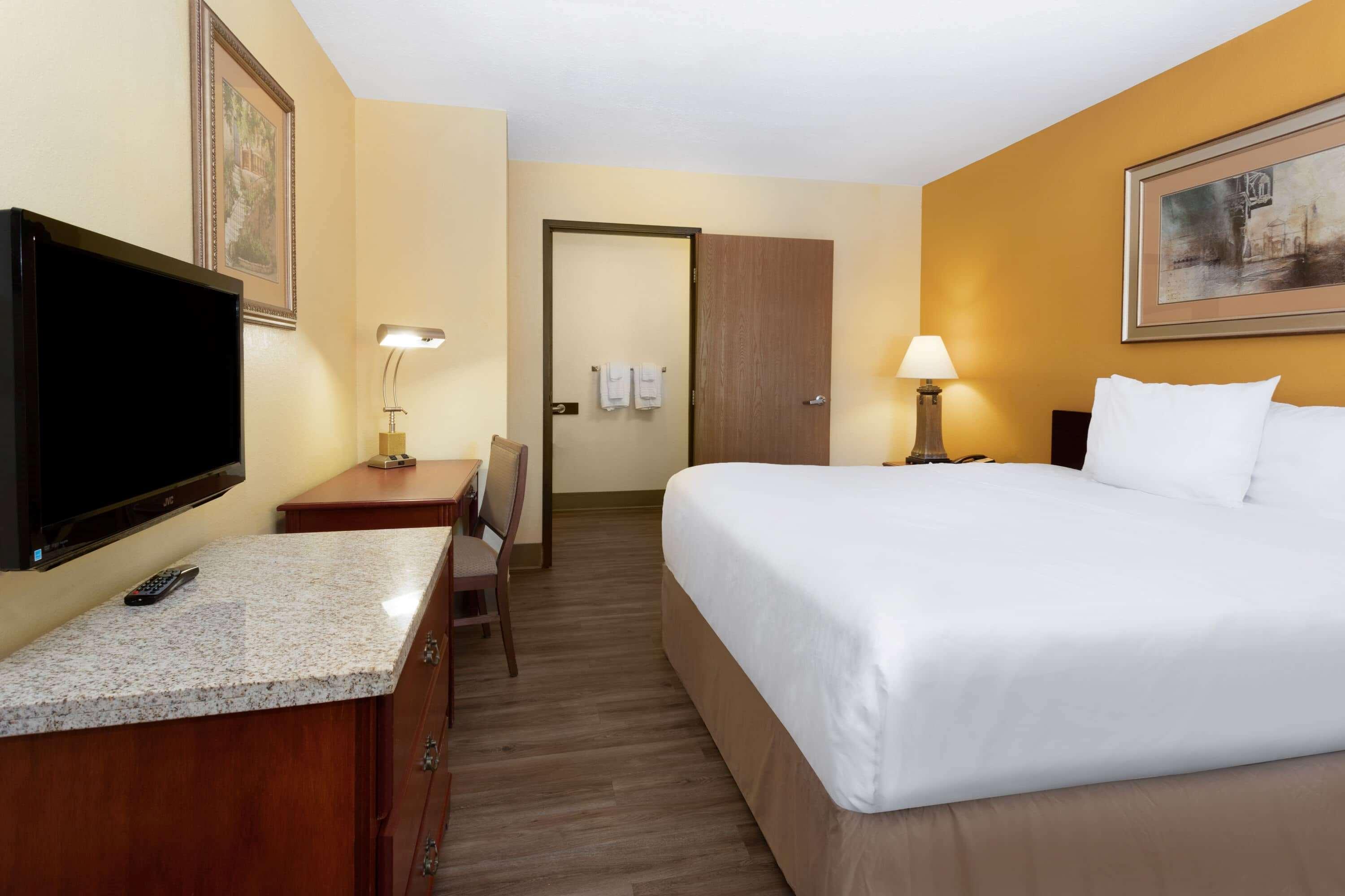 Travelodge By Wyndham Albuquerque East Exterior photo